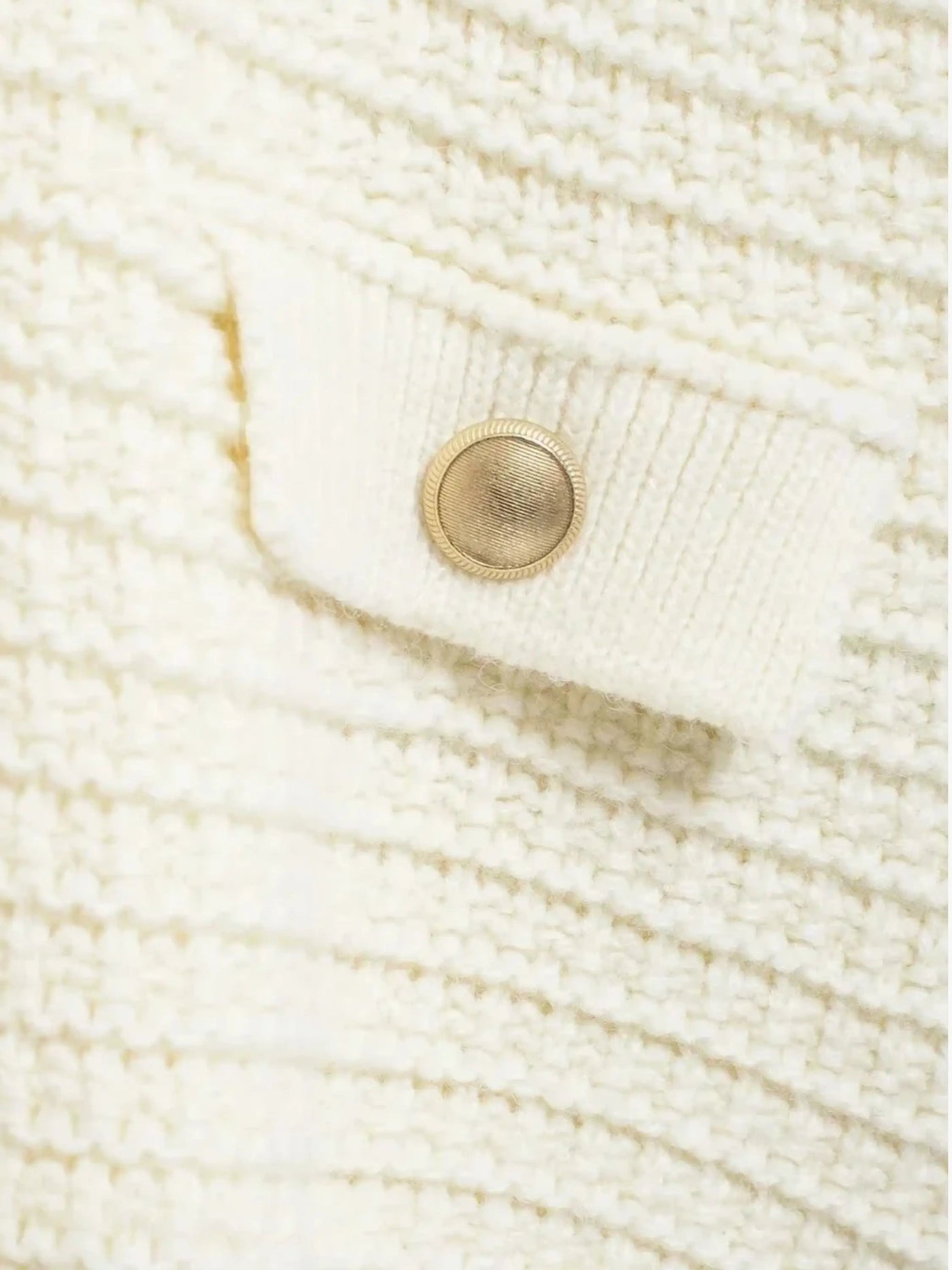 Ivonne | Elegante Strickjacke für Damen mit Knopfleiste