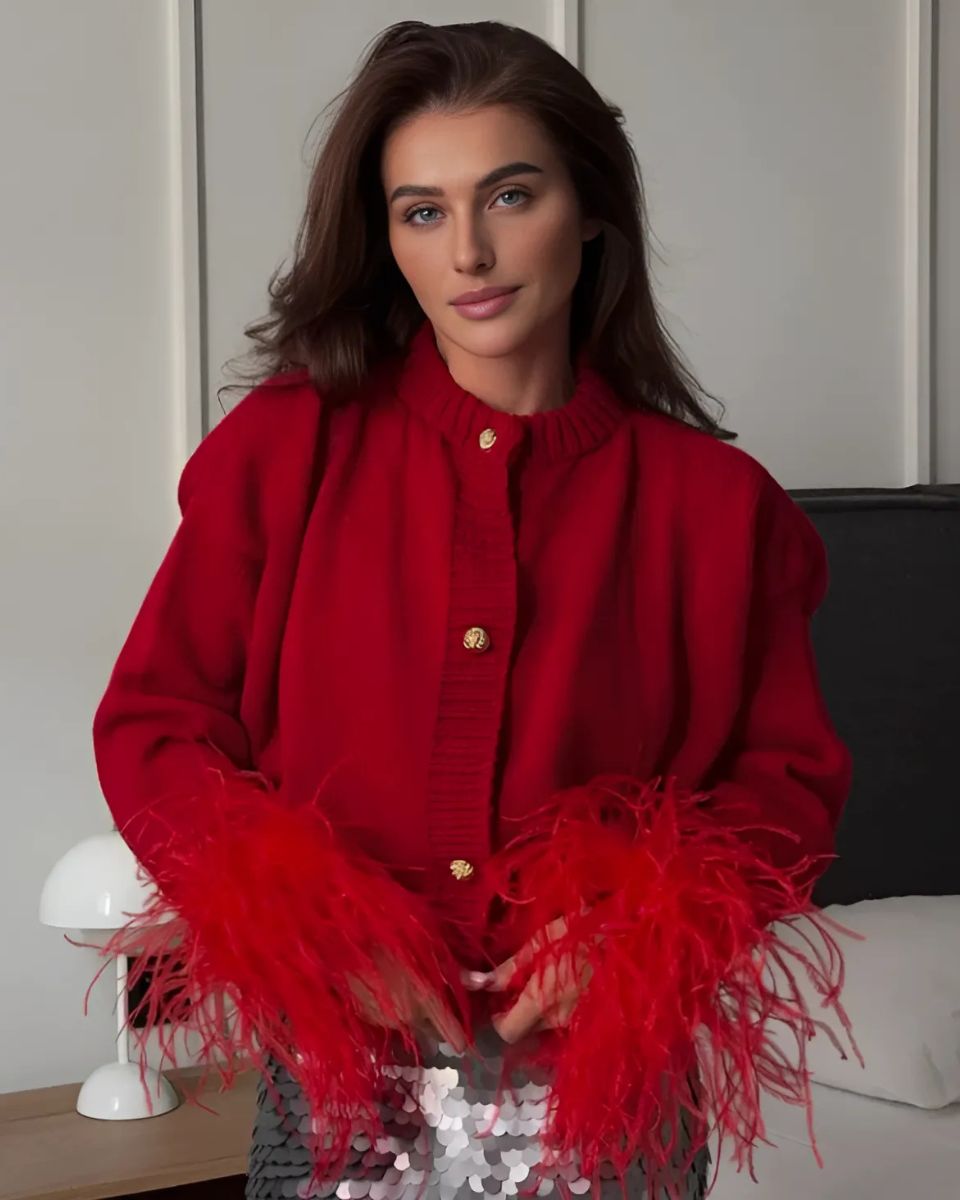Manon | Elegante Strickjacke für Damen mit Federärmeln